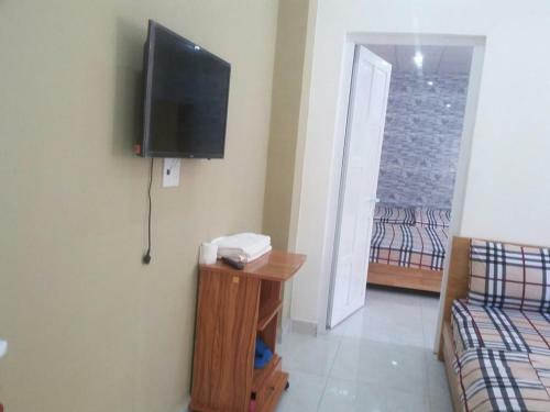 Hotel C?m T� C?u 27 L� H?ng Phong
