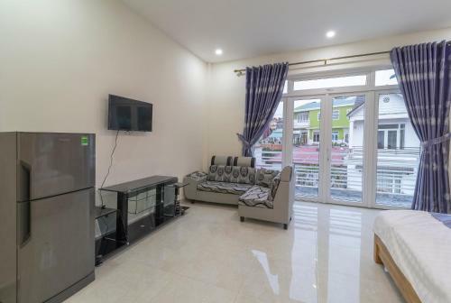 Hotel C?m T� C?u 27 L� H?ng Phong