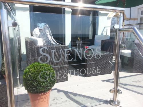 Hostal Suenos Guesthouse