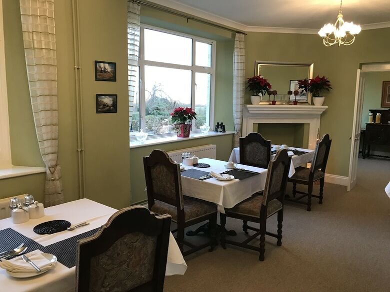 Bed & Breakfast Cedar House