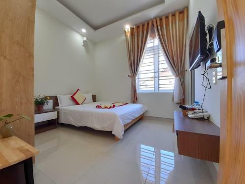 Hotel Kh�ch S?n Ph??ng Nguy�n