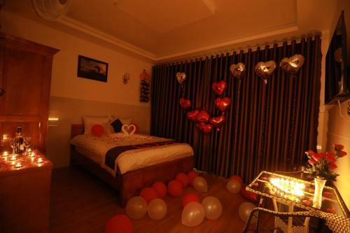 Ves - Pa Luxury Hotel