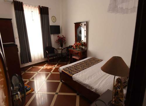 Red Sun Hotel