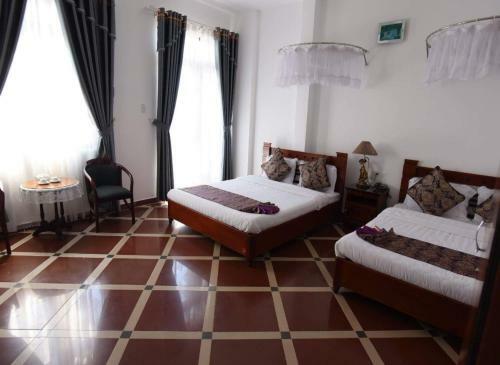 Red Sun Hotel