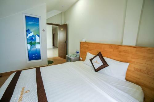 Hotel Kh�ch S?n Quang Minh ?� L?t