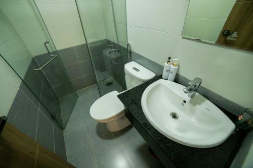 Hotel Kh�ch S?n Quang Minh ?� L?t