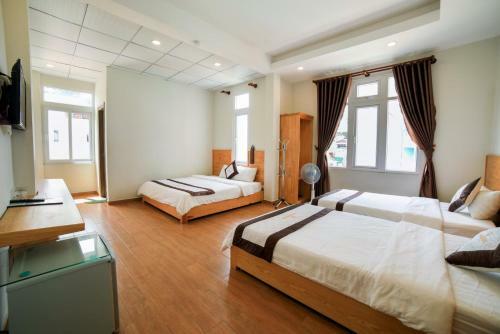 Hotel Kh�ch S?n Quang Minh ?� L?t
