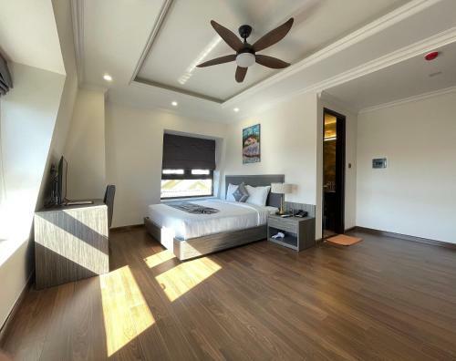 Kh�ch S?n Lilac Hotel ?� L?t