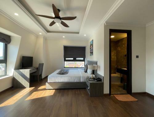 Kh�ch S?n Lilac Hotel ?� L?t