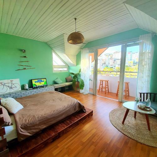 ?� L?t Urban House