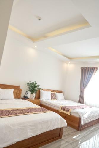 Hotel Kh�ch S?n Ph??ng Linh