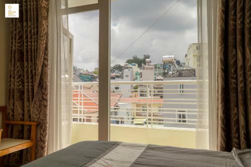 New Sun Hotel ?� L?t