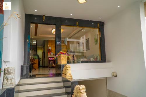 New Sun Hotel ?� L?t