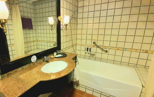 Empress Hotel ?� L?t