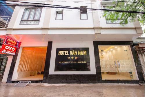 Oyo 411 Van Nam Hotel