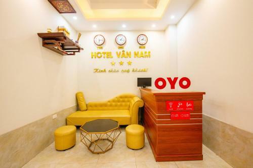 Oyo 411 Van Nam Hotel