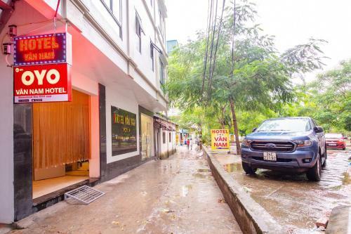 Oyo 411 Van Nam Hotel