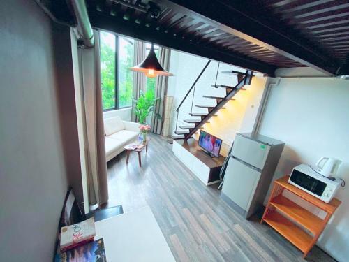 Mayhouse - Duplex Sky View 02