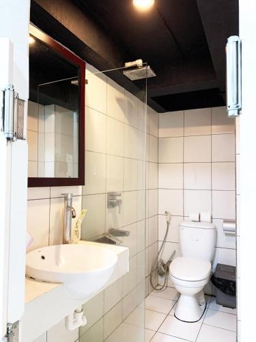 Mayhouse - Duplex Sky View 02