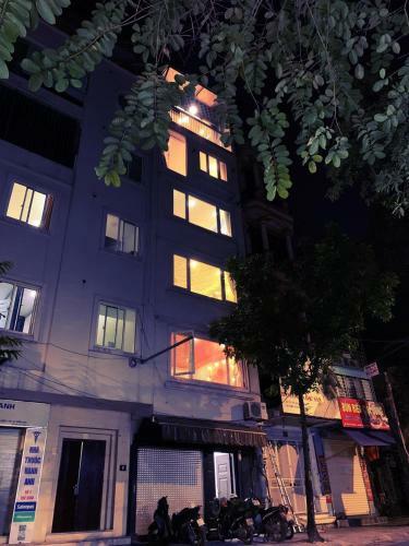 Mayhouse - Street View