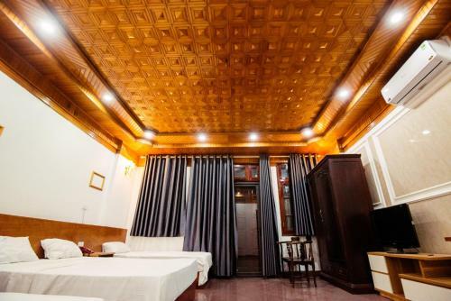 Hotel Kh�ch S?n Crowns Hm