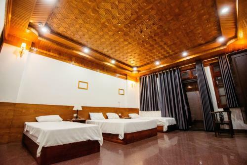 Hotel Kh�ch S?n Crowns Hm