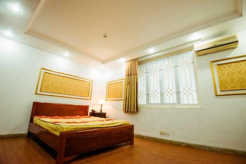 Hotel Kh�ch S?n Crowns Hm
