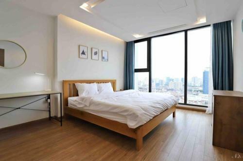 Metropolis Hotel And Apartment