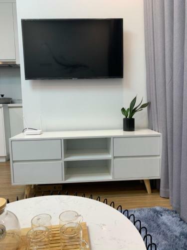 Vinhomes Skylake - Full Serviced Apartment