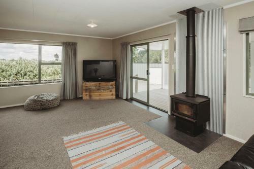 Anchors Away - Urenui