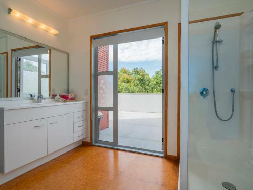 Perfect Beach Lover Holiday - Whangapoua Holiday Home