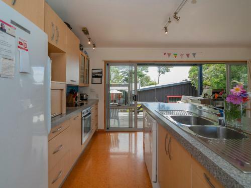Perfect Beach Lover Holiday - Whangapoua Holiday Home