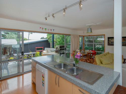 Perfect Beach Lover Holiday - Whangapoua Holiday Home