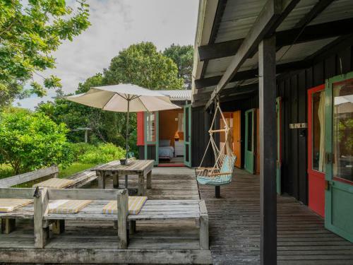 Perfect Beach Lover Holiday - Whangapoua Holiday Home