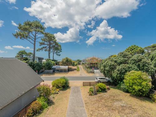 Sunsets And Surf At Whangapoua - Whangapoua Holiday Home