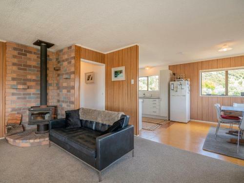 Sunsets And Surf At Whangapoua - Whangapoua Holiday Home