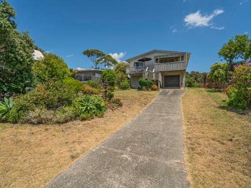 Sunsets And Surf At Whangapoua - Whangapoua Holiday Home