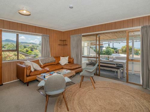 Sunsets And Surf At Whangapoua - Whangapoua Holiday Home