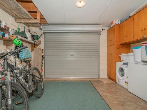 Sunsets And Surf At Whangapoua - Whangapoua Holiday Home