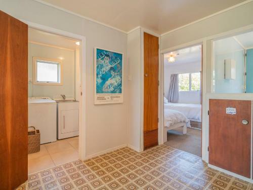 Sunsets And Surf At Whangapoua - Whangapoua Holiday Home
