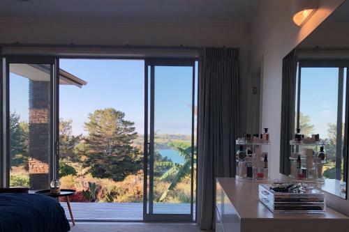 Deluxe Coastal Home & Award-winning Golf