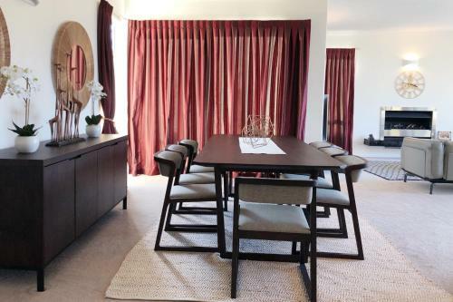 Deluxe Coastal Home & Award-winning Golf