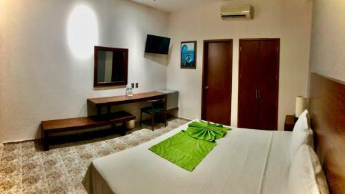 Hotel Del Camino Real