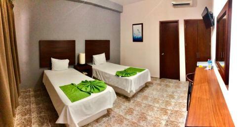 Hotel Del Camino Real