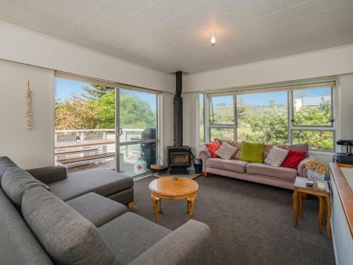 Bach On Pipi - Whangamata Holiday Home