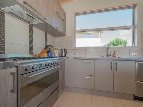 Castaway Bach - Whangamata Holiday Home