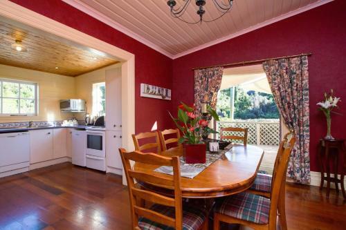 Hostal Tairoa Lodge