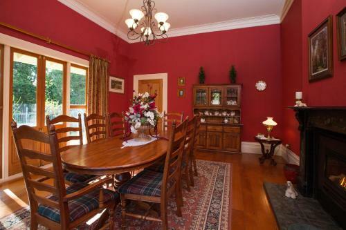 Hostal Tairoa Lodge