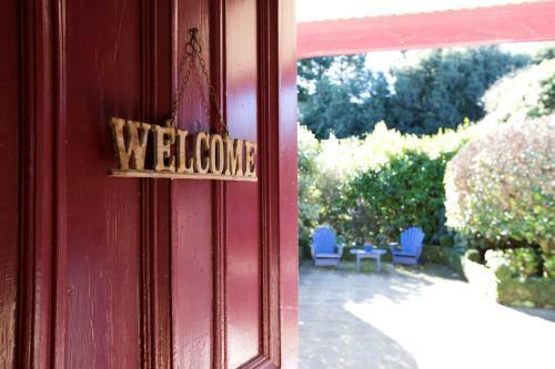 Hostal Tairoa Lodge