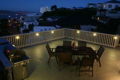 Romantic & Luxurious Studio Apt With Harbour Views